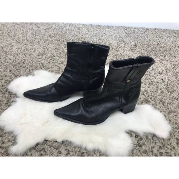 Shoes - Art Em Pe Heels Boots Shoes Casual Leather Sz 6